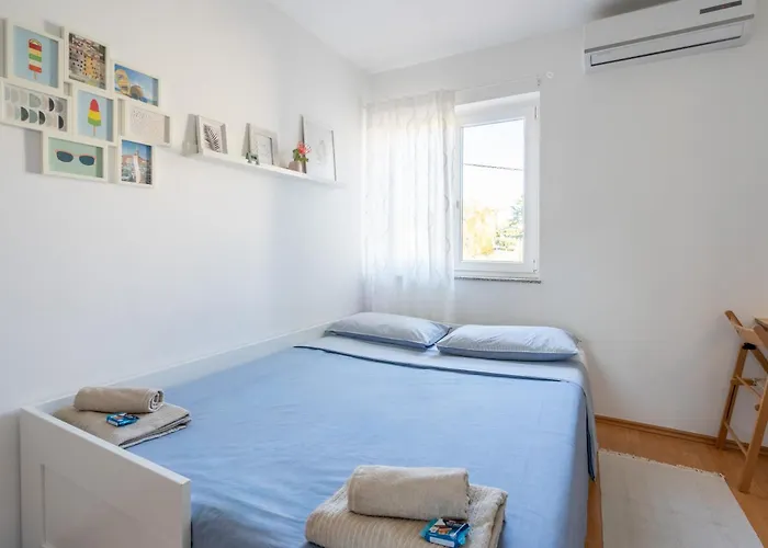 Sunny & Cosy Wparking 로비니