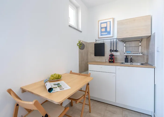 Sunny & Cosy Wparking 로비니